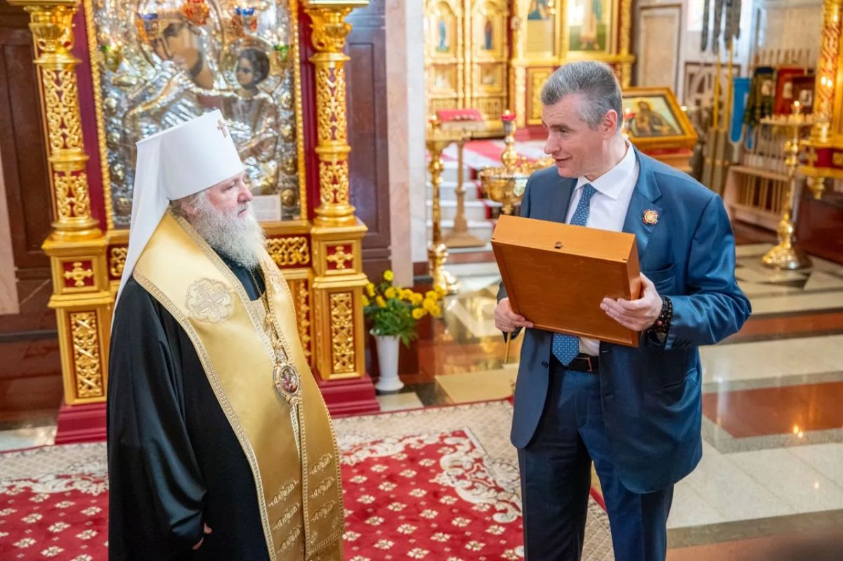 Леонид Слуцкий посетил главный храм Югры и встретился с митрополитом Павлом Леонид Слуцкий посетил главный храм Югры и встретился с митрополитом Павлом