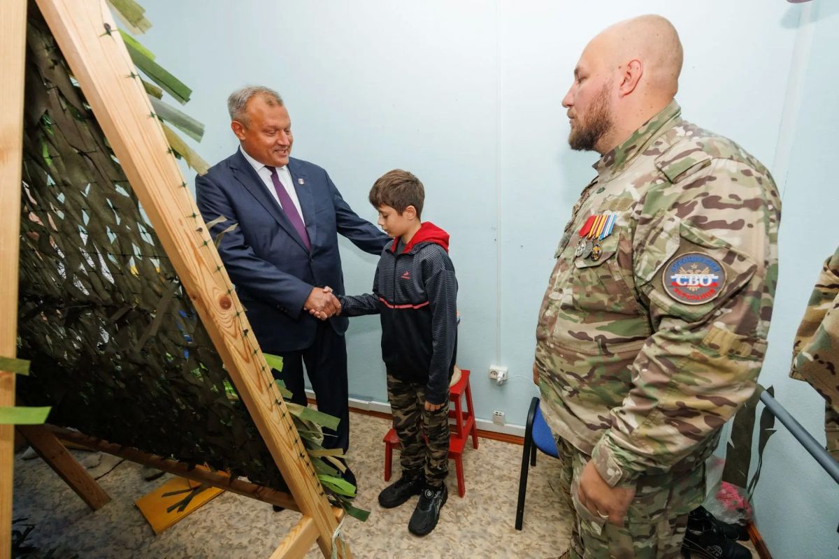 Максим Ряшин: Вместе с Донецком идём вперед, к Победе! В единстве и сплоченности – наша сила! Максим Ряшин: Вместе с Донецком идём вперед, к Победе! В единстве и сплоченности – наша сила!
