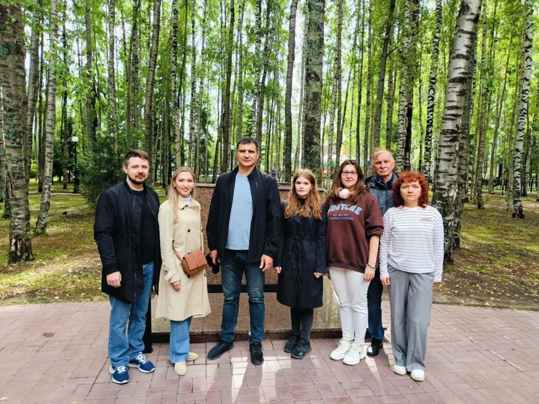 Сотрудники Депинформтехнологий Югры почтили память защитников Ленинграда Сотрудники Депинформтехнологий Югры почтили память защитников Ленинграда
