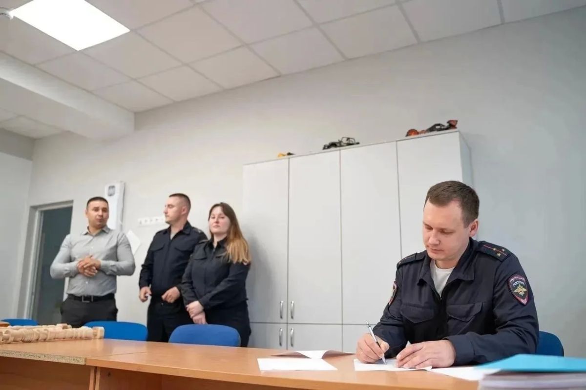 Госавтоинспекторы округа проверяют готовность школ к новому учебному году Госавтоинспекторы округа проверяют готовность школ к новому учебному году
