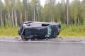 В Югре на трассе Нягань-Унъюган перевернулась легковуша
