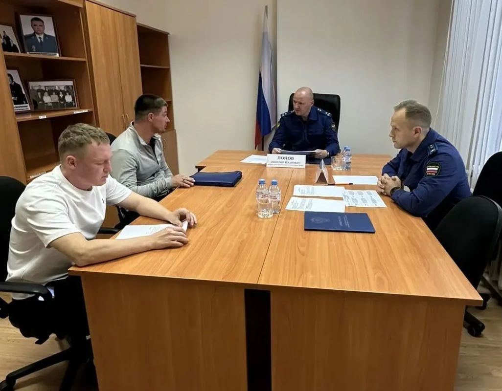 Прокурор округа Дмитрий Попов посетил с рабочим визитом город Урай и Кондинский район Прокурор округа Дмитрий Попов посетил с рабочим визитом город Урай и Кондинский район