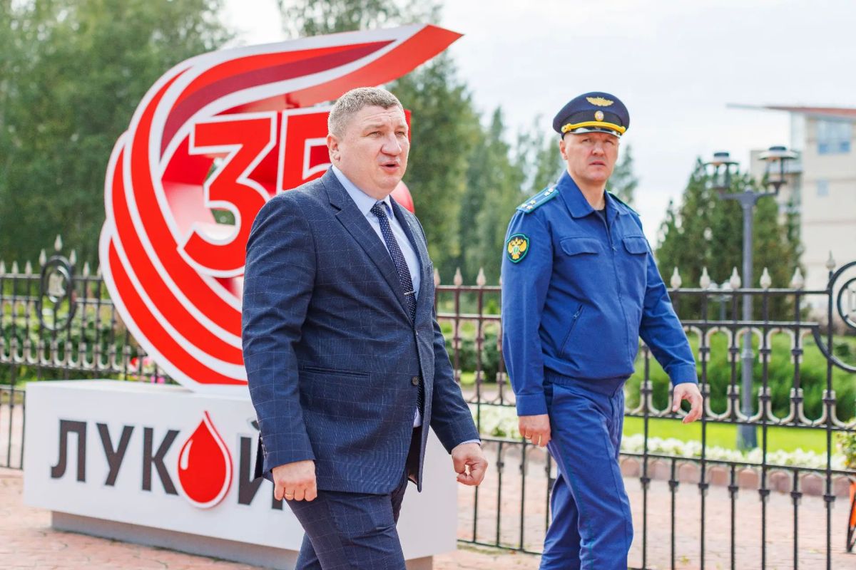 Прокурор округа Дмитрий Попов посетил с рабочим визитом город Урай и Кондинский район Прокурор округа Дмитрий Попов посетил с рабочим визитом город Урай и Кондинский район