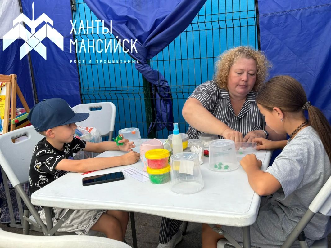УРМАН-ФЕСТ» стартовал. Прямо сейчас уже можно послушать выступления артистов, участвовать в мастер-классах и музыкальном квизе, рисовать граффити и многое другое УРМАН-ФЕСТ» стартовал. Прямо сейчас уже можно послушать выступления артистов, участвовать в мастер-классах и музыкальном квизе, рисовать граффити и многое другое