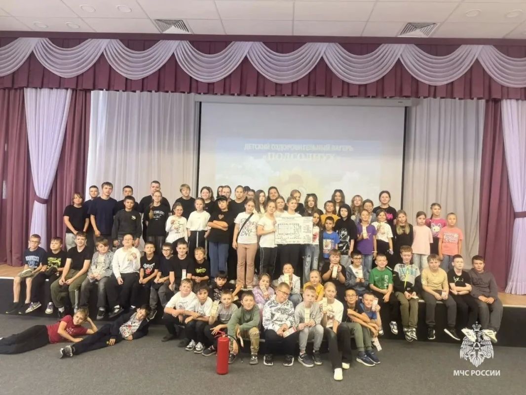 Играем и запоминаем: сотрудники МЧС Югры провели квиз для учащихся школы Играем и запоминаем: сотрудники МЧС Югры провели квиз для учащихся школы