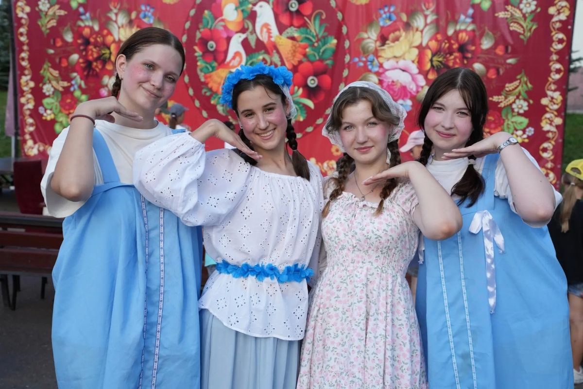 100 одаренных детей из Югры провели творческие каникулы в летних лагерях 100 одаренных детей из Югры провели творческие каникулы в летних лагерях