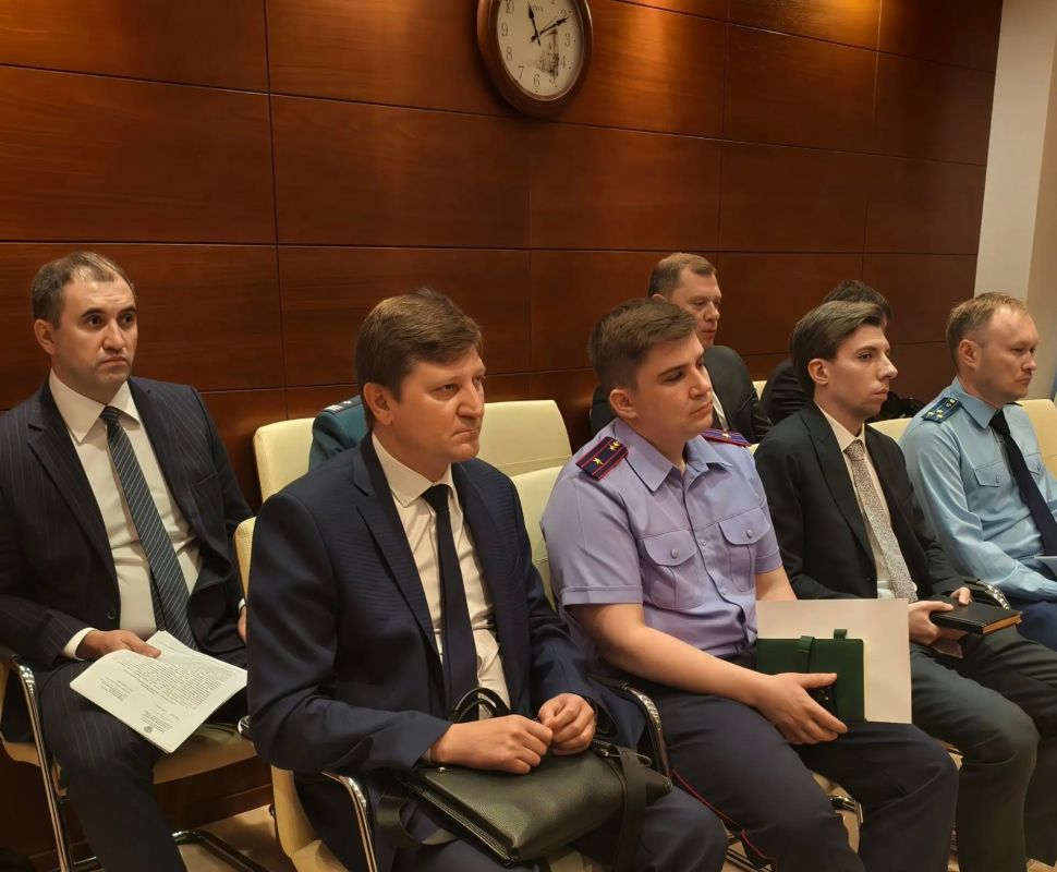 Под председательством прокурора автономного округа Дмитрия Попова состоялось заседание межведомственной рабочей группы по противодействию преступлениям и правонарушения при реализации национальных проектов Под председательством прокурора автономного округа Дмитрия Попова состоялось заседание межведомственной рабочей группы по противодействию преступлениям и правонарушения при реализации национальных проектов