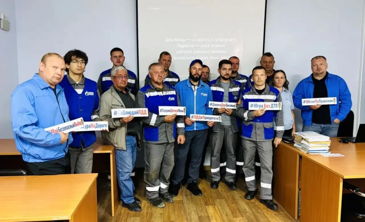Госавтоинспекторы Югры проводят беседы с водителями Госавтоинспекторы Югры проводят беседы с водителями