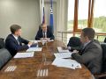 18 августа состоялась рабочая встреча директора Депдорхоза и транспорта Югры Алексея Осинцева и заместителя начальника Свердловской железной дороги по взаимодействию с органами власти Русланом Беховым