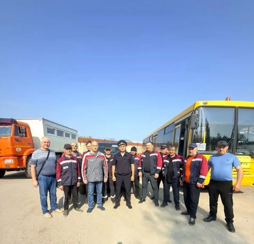 Госавтоинспекторы Югры проводят беседы с водителями Госавтоинспекторы Югры проводят беседы с водителями