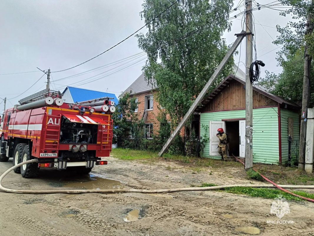 Пожар в частном секторе Югорска ликвидирован огнеборцами Югры Пожар в частном секторе Югорска ликвидирован огнеборцами Югры