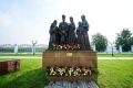 В Белом Яре открыли памятник Святым Царственным Страстотерпцам