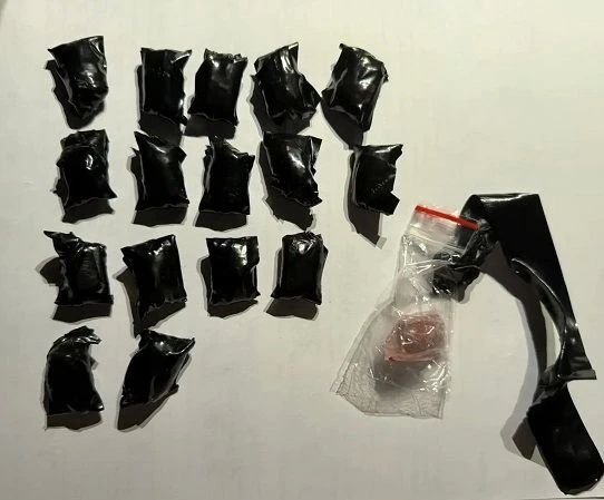 В Нижневартовске полицейские изъяли у местной жительницы 30 граммов «синтетики» В Нижневартовске полицейские изъяли у местной жительницы 30 граммов «синтетики»