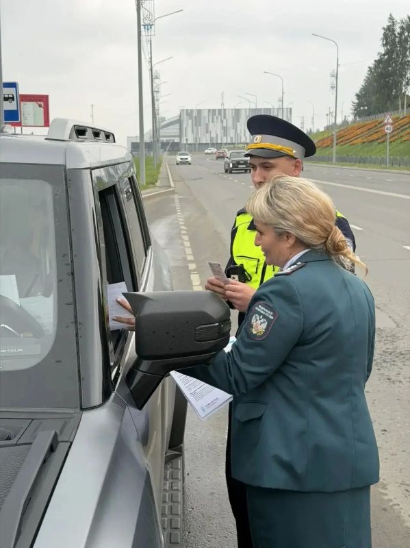 Профилактика на дороге.. В Ханты-Мансийске и Нефтеюганске прошел совместный рейд госавтоинспекторов и сотрудников налоговой службы по выявлению лиц с задолженностью и лиц, осуществляющих предпринимательскую деятельность без... Профилактика на дороге.. В Ханты-Мансийске и Нефтеюганске прошел совместный рейд госавтоинспекторов и сотрудников налоговой службы по выявлению лиц с задолженностью и лиц, осуществляющих предпринимательскую деятельность без...