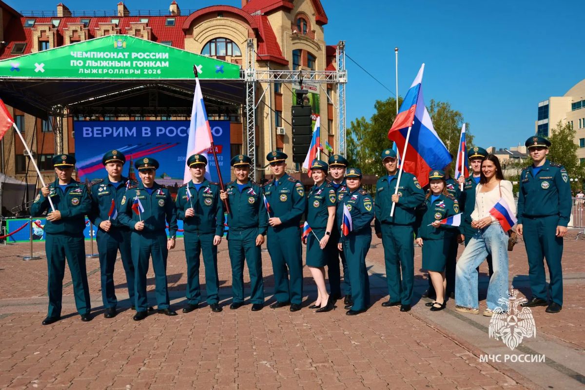 По всему округу прошли торжества в честь Дня Государственного флага РФ По всему округу прошли торжества в честь Дня Государственного флага РФ