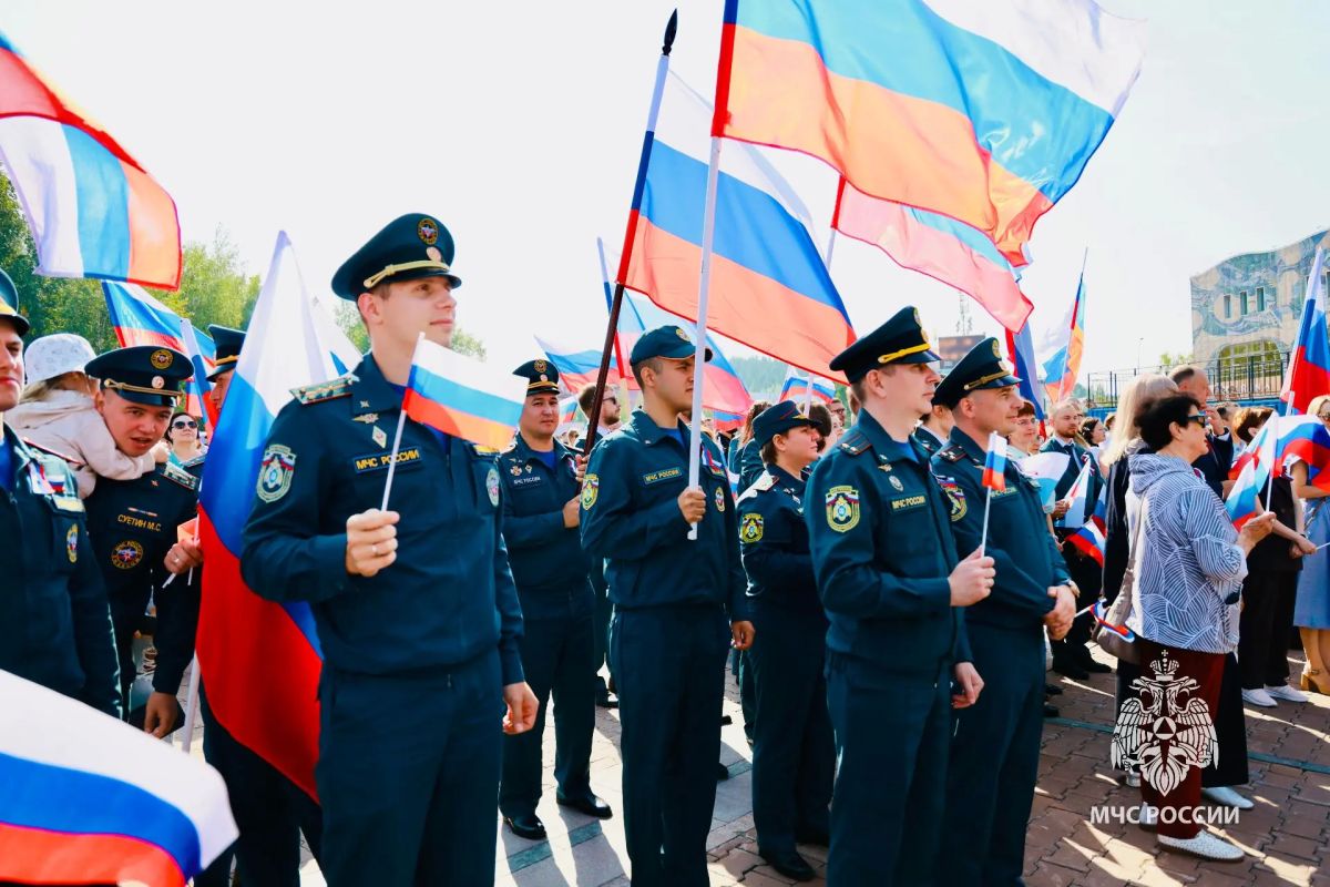 По всему округу прошли торжества в честь Дня Государственного флага РФ По всему округу прошли торжества в честь Дня Государственного флага РФ