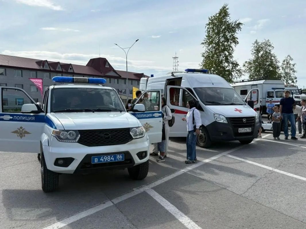 В Нижневартовске прошла выставка «Супермашины для супергероев»