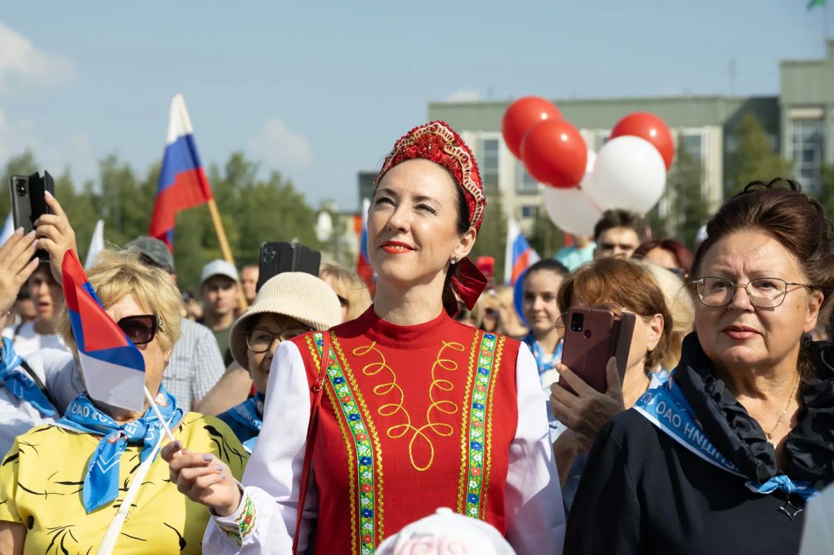 В Сургуте отметили День Государственного флага Российской Федерации В Сургуте отметили День Государственного флага Российской Федерации