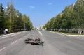 В Радужном на пешеходном переходе столкнулись мотоциклист и велосипедист