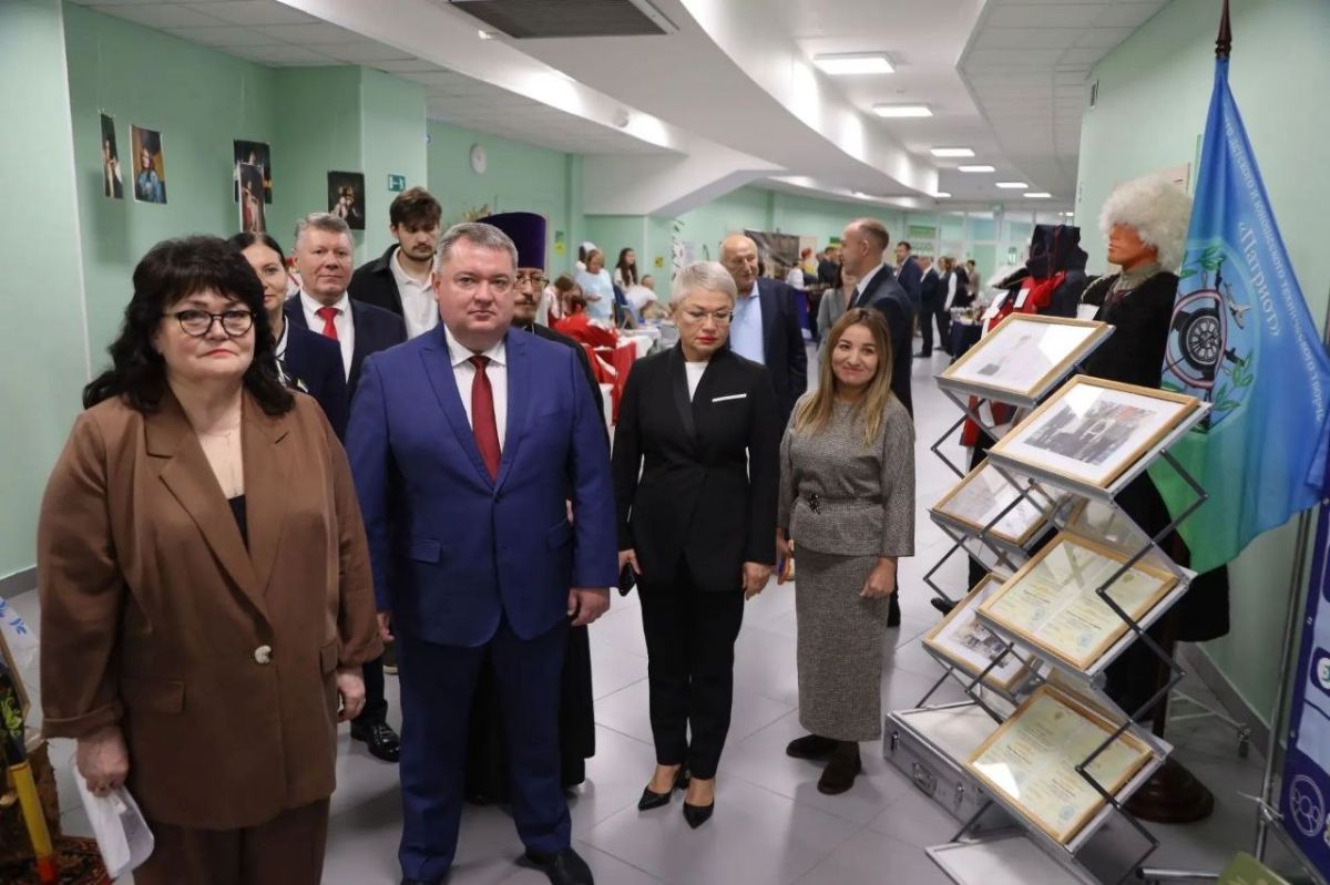Дмитрий Кощенко: Вместе с заместителем председателя Думы Югры Натальей Леонидовной Западновой и депутатом регионального парламента Дмитрием Александровичем Аксновым был рад принять участие в ежегодном августовском совещании... Дмитрий Кощенко: Вместе с заместителем председателя Думы Югры Натальей Леонидовной Западновой и депутатом регионального парламента Дмитрием Александровичем Аксновым был рад принять участие в ежегодном августовском совещании...