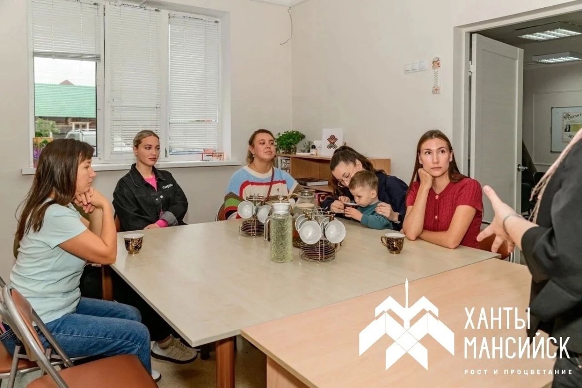 В библиотеке №2 состоялась встреча клуба для молодых семей «Счастье» и семейного сообщества движения первых «Родные - Любимые» В библиотеке №2 состоялась встреча клуба для молодых семей «Счастье» и семейного сообщества движения первых «Родные - Любимые»