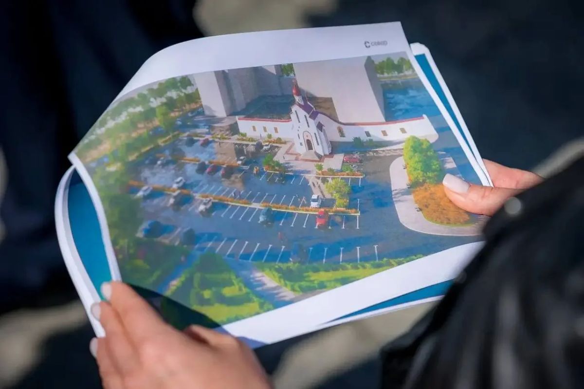 Руслан Кухарук проинспектировал ход строительства мемориального храма-часовни в Ханты-Мансийске Руслан Кухарук проинспектировал ход строительства мемориального храма-часовни в Ханты-Мансийске
