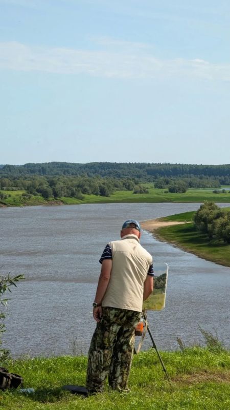 Сибирь в акварели. Пятнадцать художников из десяти регионов страны провели полторы недели в Ханты-Мансийске и его окрестностях, чтобы писать сибирскую природу акварелью Сибирь в акварели. Пятнадцать художников из десяти регионов страны провели полторы недели в Ханты-Мансийске и его окрестностях, чтобы писать сибирскую природу акварелью