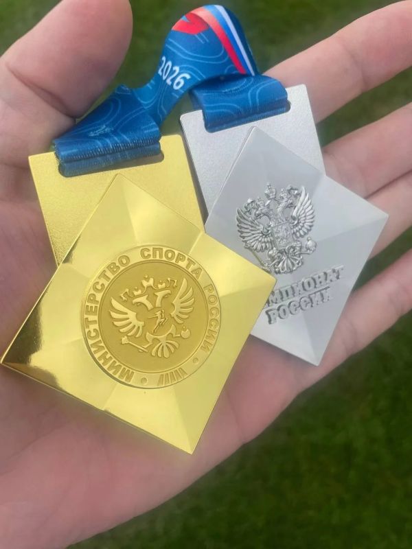 Сборная Югры в десятый раз стала чемпионом России по купольной акробатике Сборная Югры в десятый раз стала чемпионом России по купольной акробатике