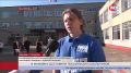 В Макеевку представители ханты-мансийского отделения «Молодой Гвардии» доставили посылки для школьников