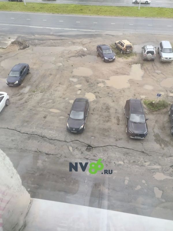 Месиво из грязи оставили коммунальщики после раскопок
