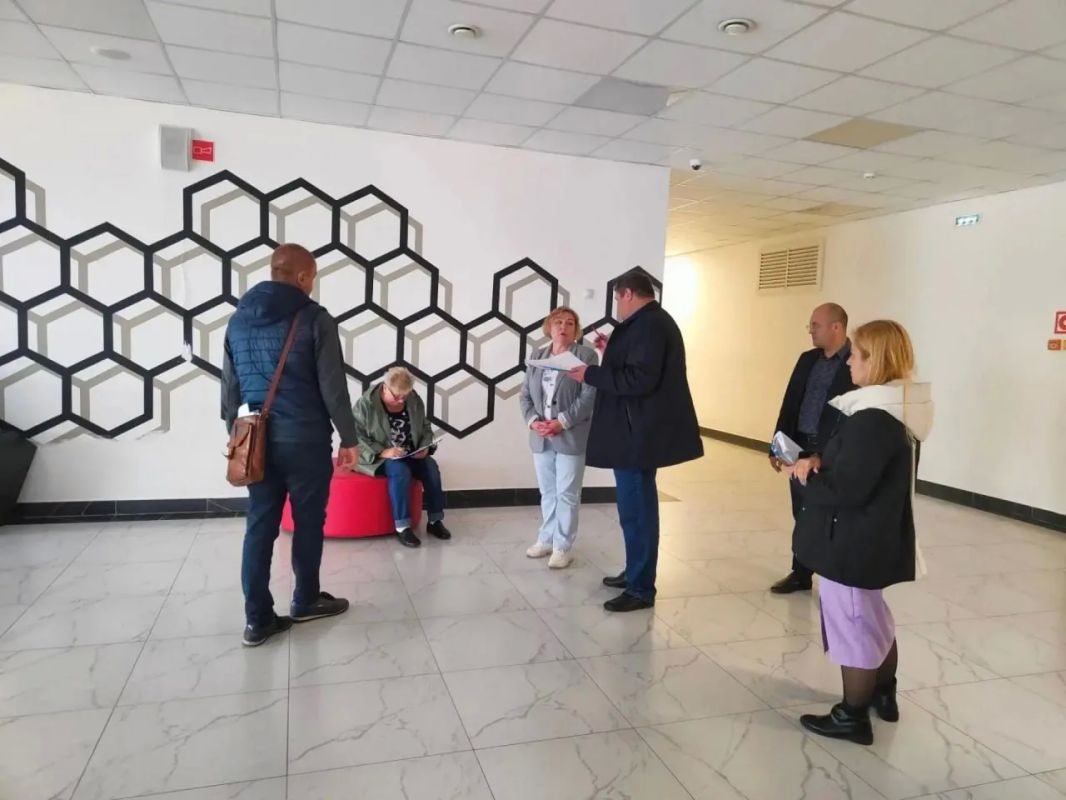 В Ханты-Мансийске проверили готовность избирательных участков к голосованию В Ханты-Мансийске проверили готовность избирательных участков к голосованию