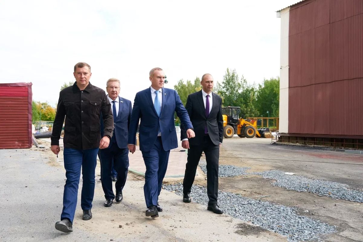 Руслан Кухарук: В преддверии Дня работников нефтяной и газовой промышленности по доброй традиции встречаюсь с коллективами окружных предприятий ТЭК. Руслан Кухарук: В преддверии Дня работников нефтяной и газовой промышленности по доброй традиции встречаюсь с коллективами окружных предприятий ТЭК.