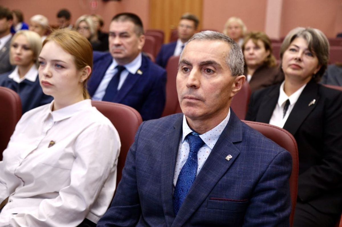 Дмитрий Кощенко: Провели 3-й этап 41-й конференции местного отделения партии «Единая Россия» Дмитрий Кощенко: Провели 3-й этап 41-й конференции местного отделения партии «Единая Россия»