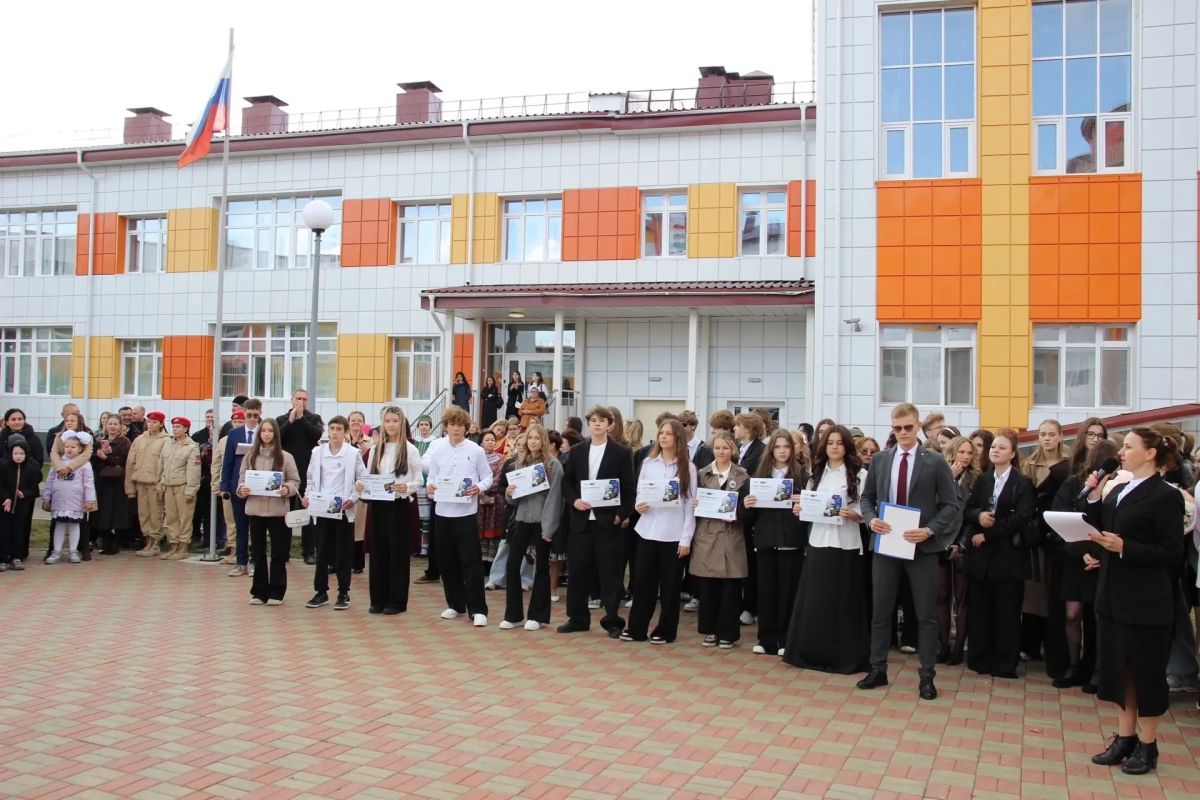 Почти 12,5 тысяч югорских школьников получили «Пушкинскую карту» в честь юбилея программы Почти 12,5 тысяч югорских школьников получили «Пушкинскую карту» в честь юбилея программы