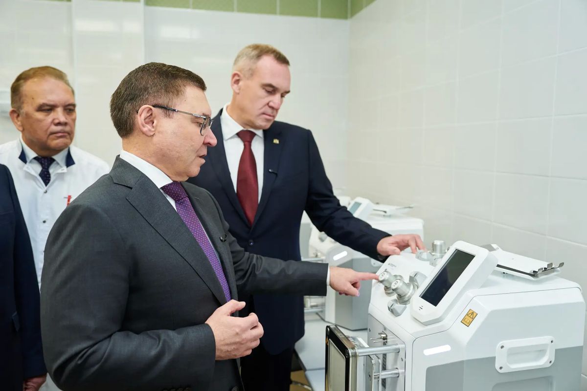 Руслан Кухарук: Сегодня в Югре работает первый заместитель председателя Совета Федерации РФ, секретарь Генерального совета «Единой России» Владимир Владимирович Якушев Руслан Кухарук: Сегодня в Югре работает первый заместитель председателя Совета Федерации РФ, секретарь Генерального совета «Единой России» Владимир Владимирович Якушев