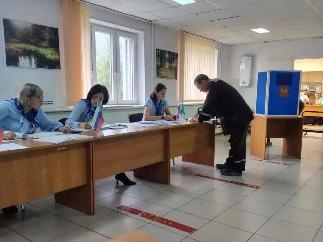 В Югре продолжается досрочное голосование В Югре продолжается досрочное голосование