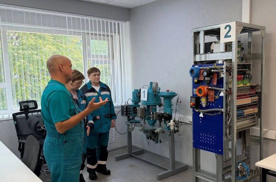 Преподаватели Тобольского многопрофильного техникума прошли пятидневную производственную стажировку на Белозерном ГПЗ «СибурТюменьГаза» Преподаватели Тобольского многопрофильного техникума прошли пятидневную производственную стажировку на Белозерном ГПЗ «СибурТюменьГаза»