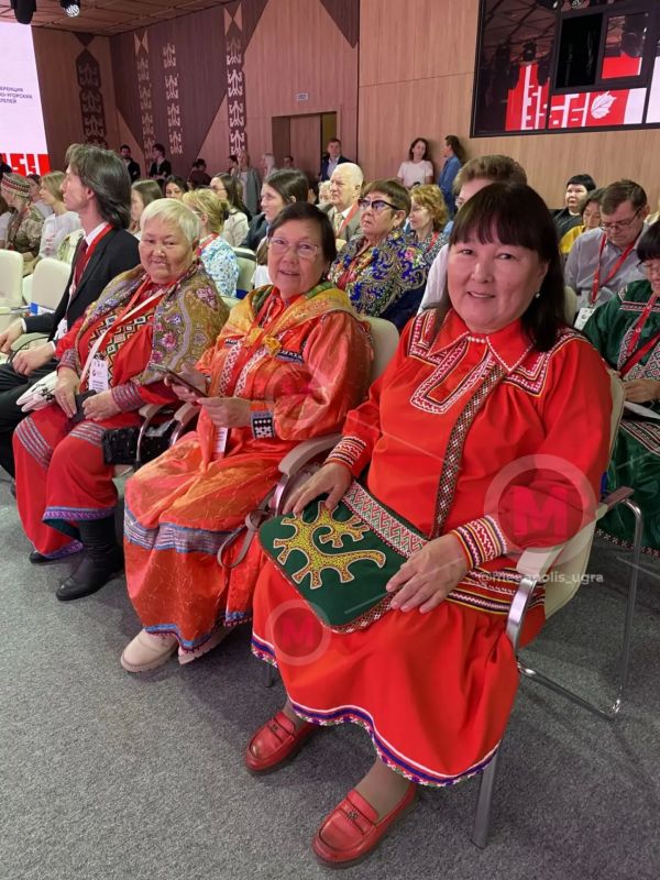 В Ханты-Мансийске начался съезд финно-угорских писателей В Ханты-Мансийске начался съезд финно-угорских писателей