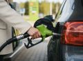 Власти Югры договорились с нефтяниками об увеличении поставок автомобильного топлива
