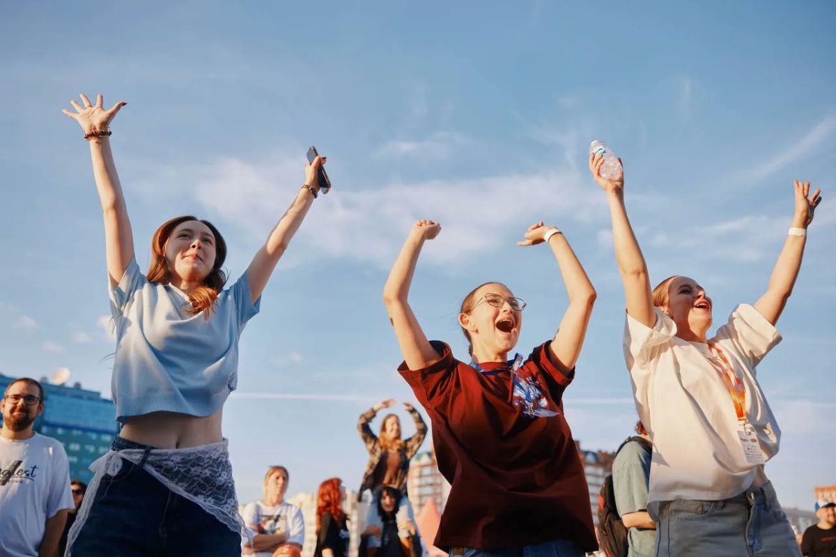 Рэпер ST и этно-группа «Полынь Folk» выступили на фестивале «Русское лето» #ZaРоссию в Сургуте Рэпер ST и этно-группа «Полынь Folk» выступили на фестивале «Русское лето» #ZaРоссию в Сургуте
