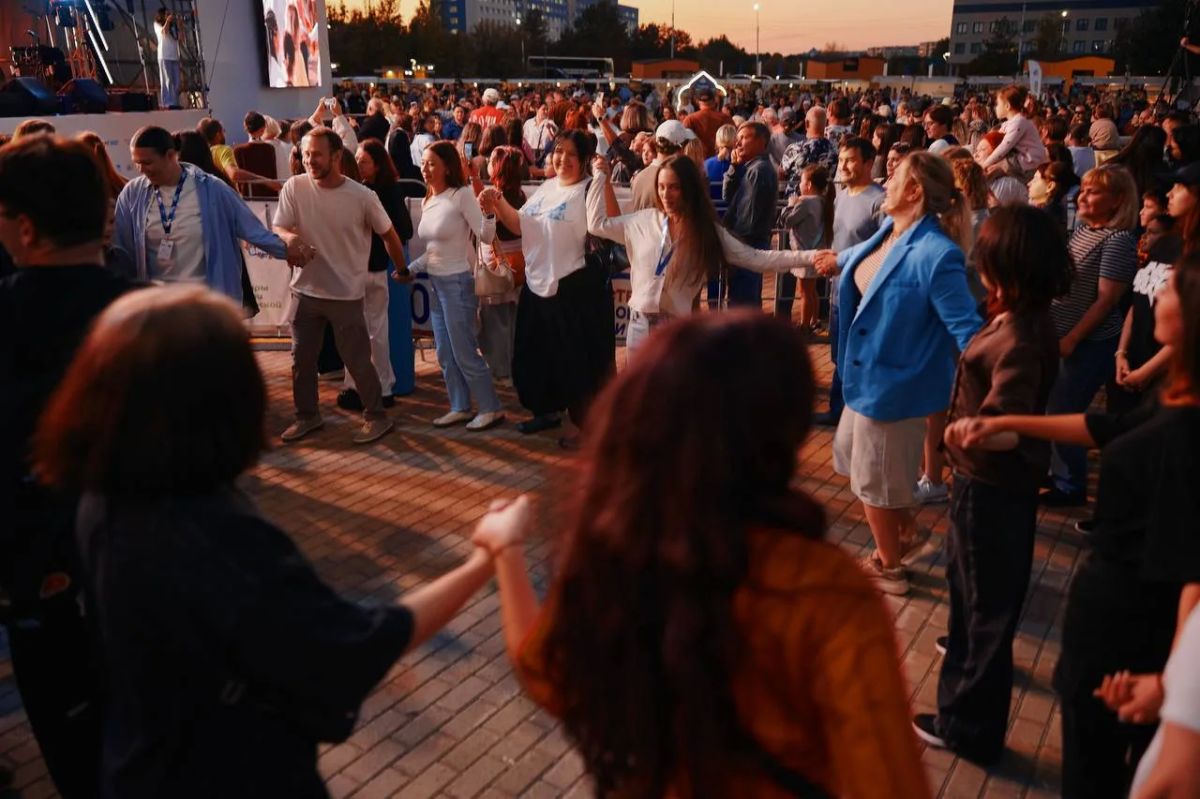 Рэпер ST и этно-группа «Полынь Folk» выступили на фестивале «Русское лето» #ZaРоссию в Сургуте Рэпер ST и этно-группа «Полынь Folk» выступили на фестивале «Русское лето» #ZaРоссию в Сургуте