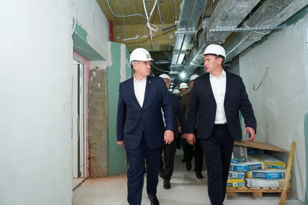 Губернатор Югры поручил взять на жёсткий контроль ход реконструкции поликлиники Югорска Губернатор Югры поручил взять на жёсткий контроль ход реконструкции поликлиники Югорска