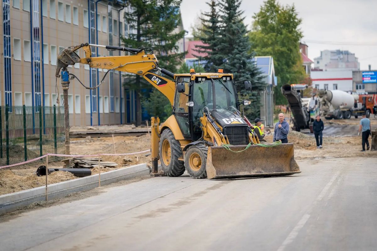 В Советском и Югорске обновляют дорожную инфраструктуру В Советском и Югорске обновляют дорожную инфраструктуру