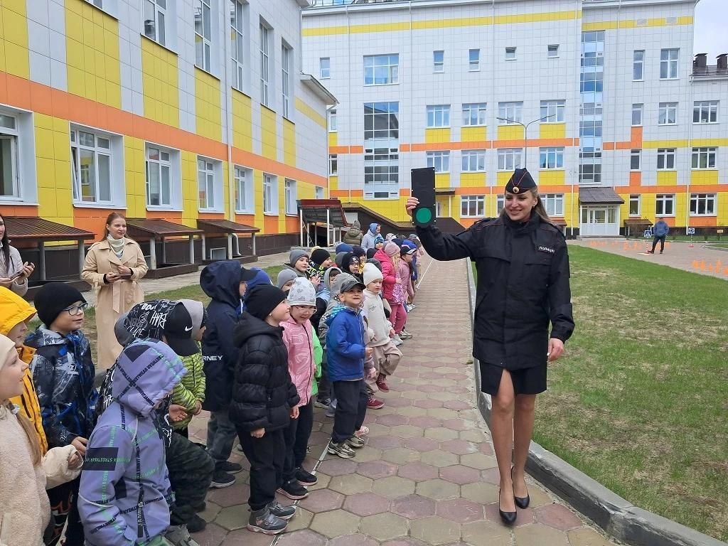 В Югре стартовала масштабная кампания по безопасности пешеходов В Югре стартовала масштабная кампания по безопасности пешеходов