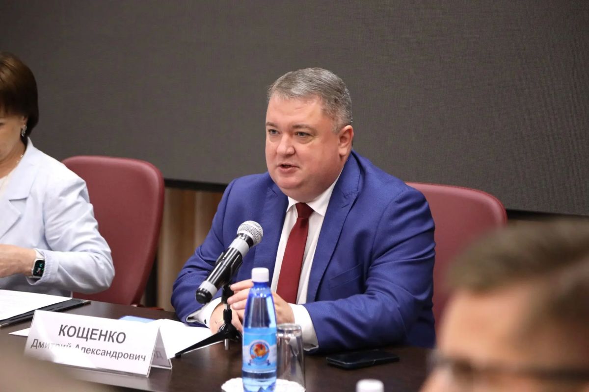 Дмитрий Кощенко: Защита прав жителей — это ежедневная и кропотливая работа, которая требует тесного взаимодействия всех уровней власти. Дмитрий Кощенко: Защита прав жителей — это ежедневная и кропотливая работа, которая требует тесного взаимодействия всех уровней власти.