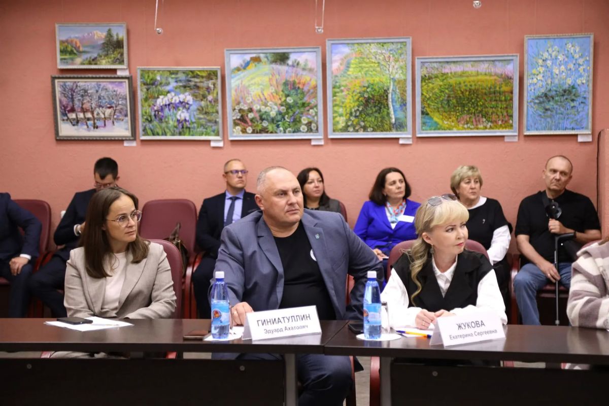 Дмитрий Кощенко: Защита прав жителей — это ежедневная и кропотливая работа, которая требует тесного взаимодействия всех уровней власти. Дмитрий Кощенко: Защита прав жителей — это ежедневная и кропотливая работа, которая требует тесного взаимодействия всех уровней власти.