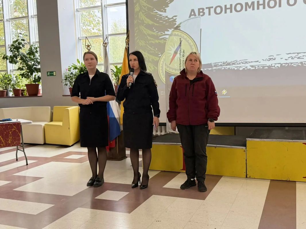 Госавтоинспекторы проводят профилактическую работу с юными туристами Югры Госавтоинспекторы проводят профилактическую работу с юными туристами Югры