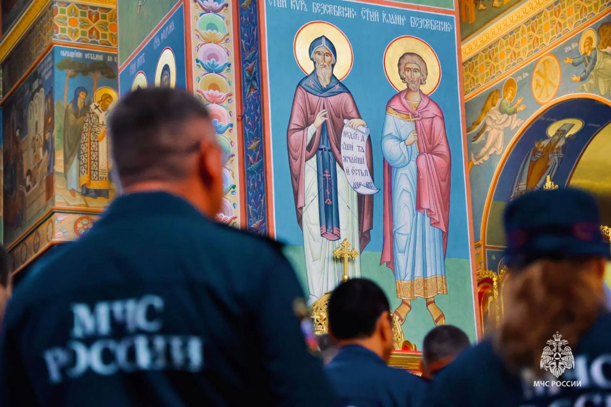 Под покровом «Неопалимой Купины» Под покровом «Неопалимой Купины»