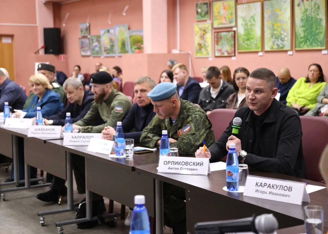 Глава города Дмитрий Кощенко провел рабочую встречу с Уполномоченным по правам человека в Югре Натальей Стребковой Глава города Дмитрий Кощенко провел рабочую встречу с Уполномоченным по правам человека в Югре Натальей Стребковой