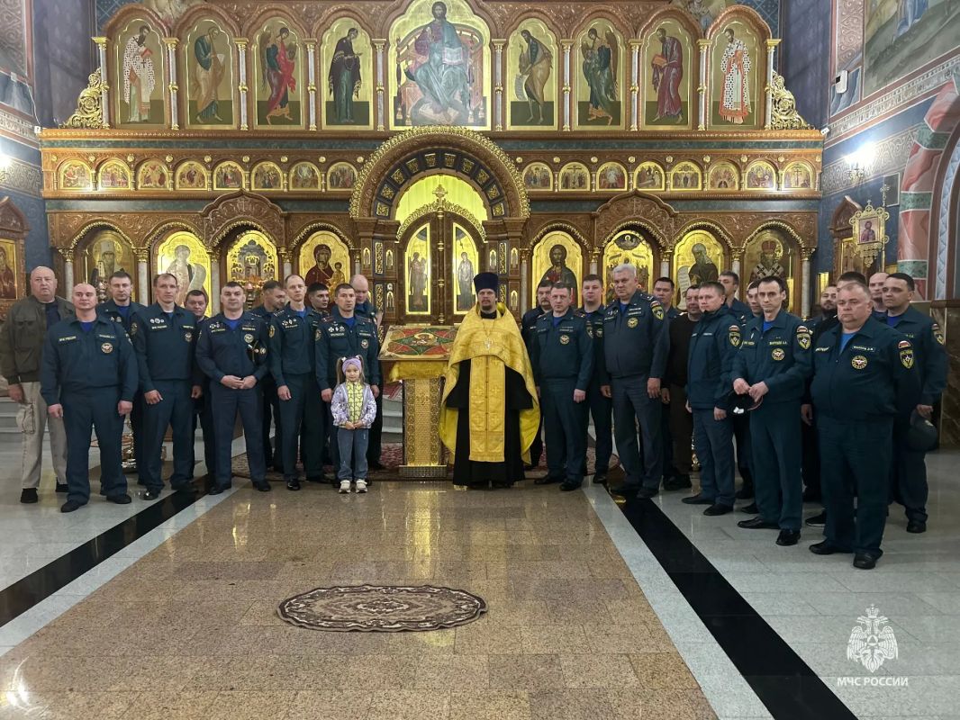 Под покровом «Неопалимой Купины» Под покровом «Неопалимой Купины»